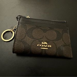 Signature Coach ID Case